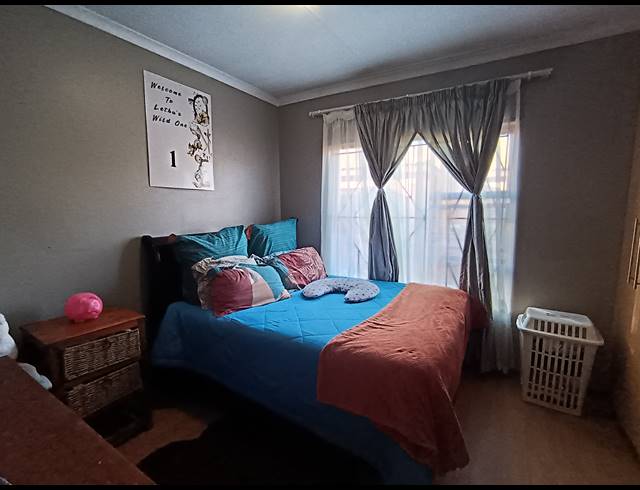 4 BEDROOM HOUSE FOR SALE IN VISTA PARK